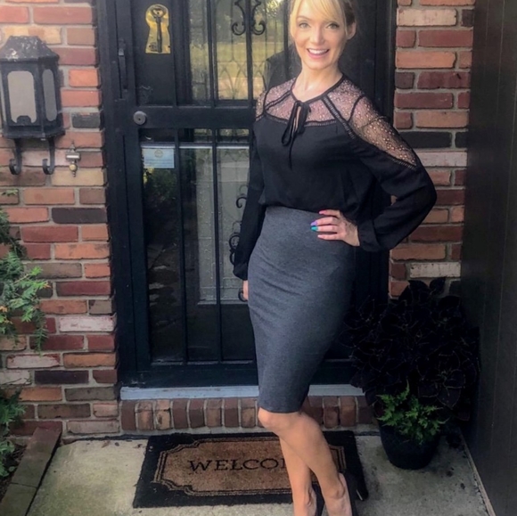 New Boho Sheer Mesh Lace cut out blouse - Picture 3 of 8